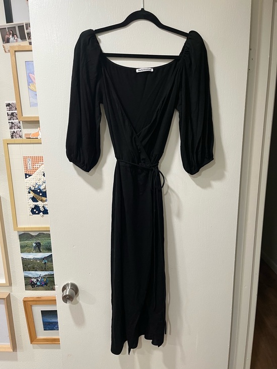 Reformation Dresses & Skirts - Reformation Black Puff Sleeve Wrap Midi Dress